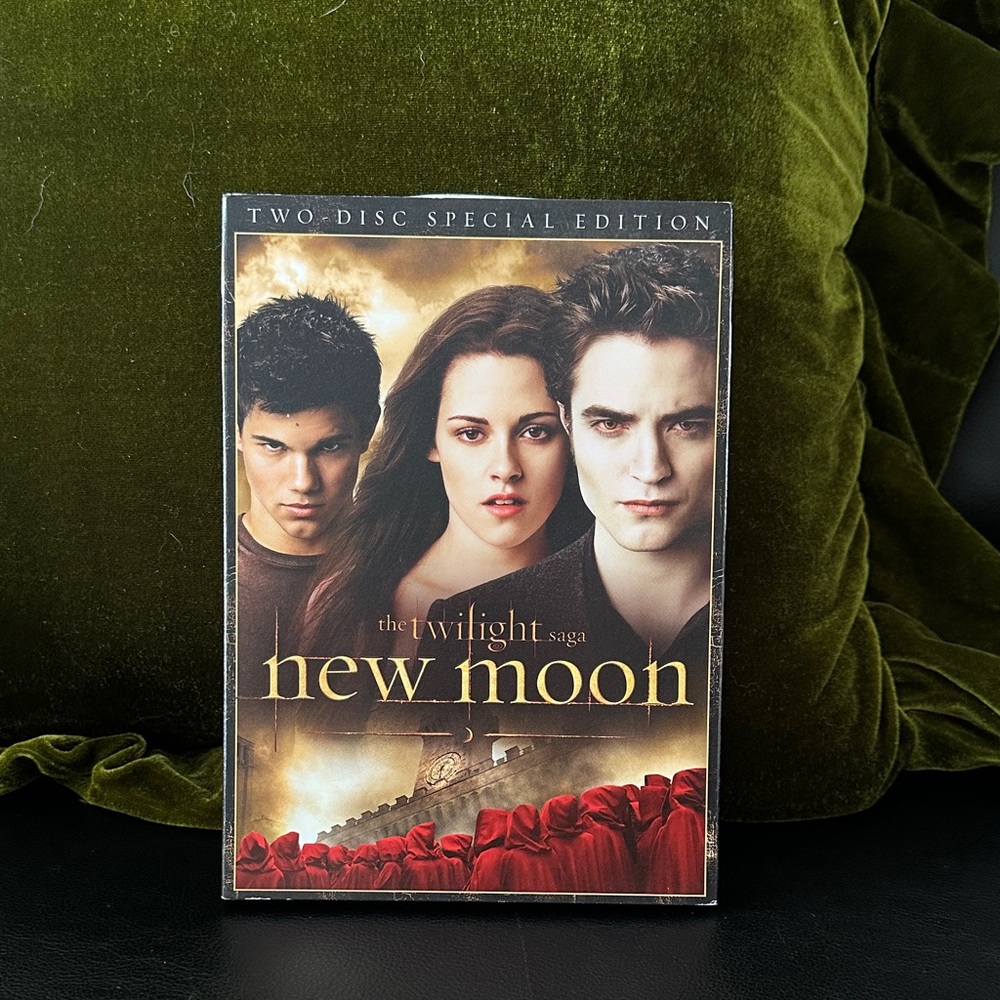 Twilight New Moon Two-Disc Special Edition DVD
